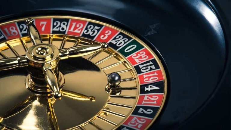 royal888 live casino section with live dealer tables and baccarat games for online entertainment